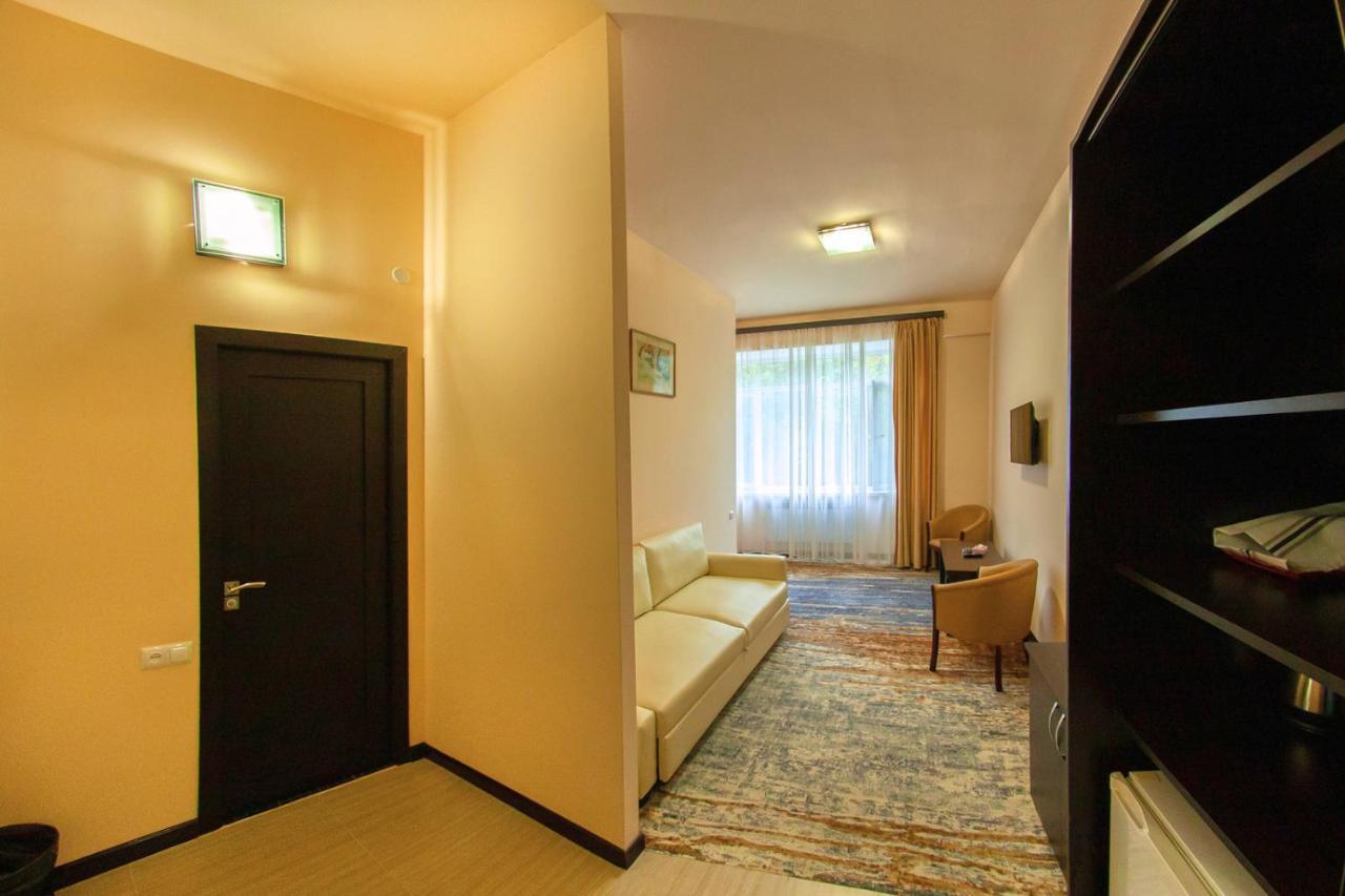 Vanadzor Armenia Health Resort & Hotel エクステリア 写真