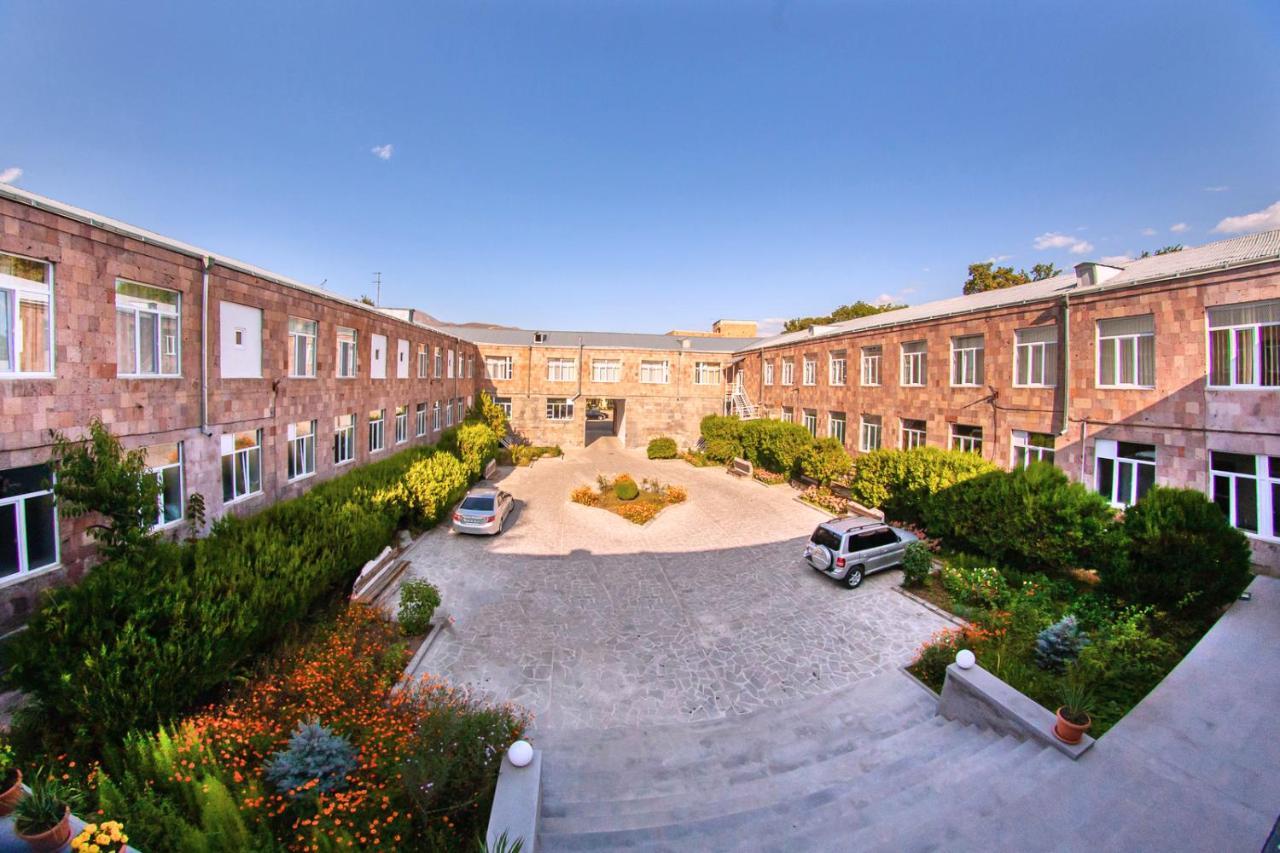 Vanadzor Armenia Health Resort & Hotel エクステリア 写真